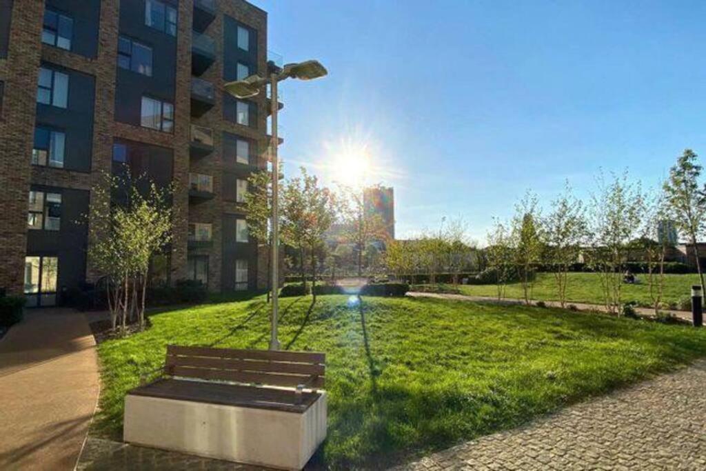 Luxury 2 Bed Ensuite 2 Bathroom Apartment East Croydon South Norwood Exterior foto